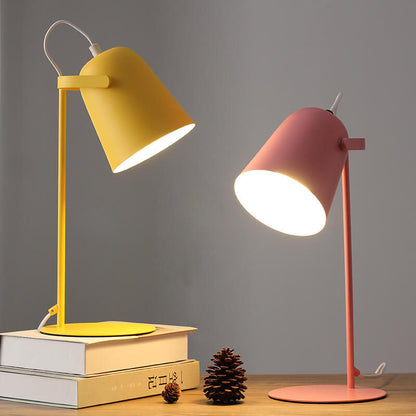 Nordic LED-Schreibtischlampe