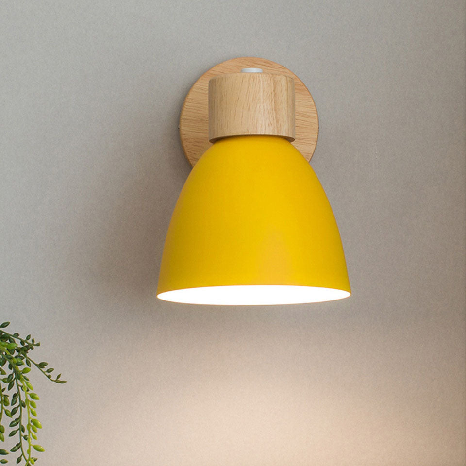 Macaron Wandleuchte aus Holz und Eisen