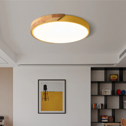 Nordische LED-Deckenleuchte mit Holzrand