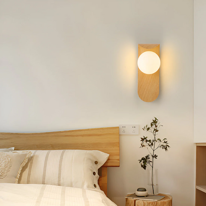 Icar Holz-Wandleuchte mit Glaskugel