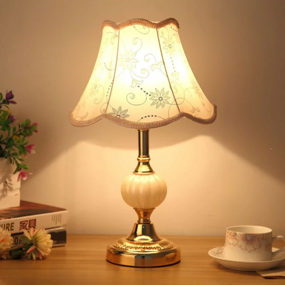Quixy Tischlampe mit Blumenschirm