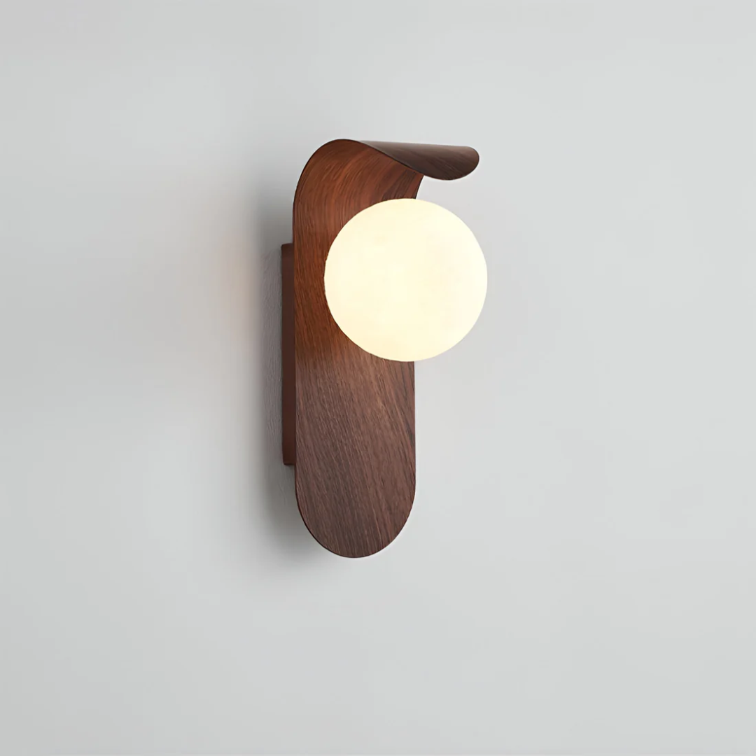 Icar Holz-Wandleuchte mit Glaskugel