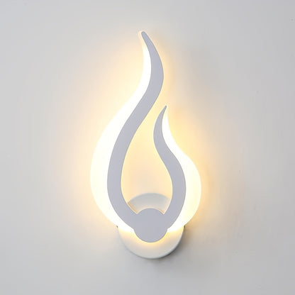 Flammenförmige LED-Wandleuchte