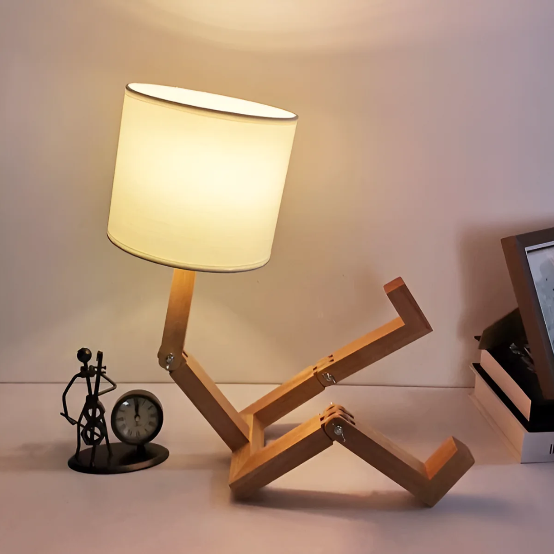 Rilna Tischlampe aus Massivholz