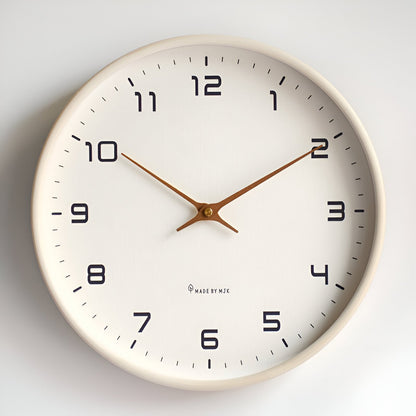 Nordic Wanduhr mit Holzrahmen