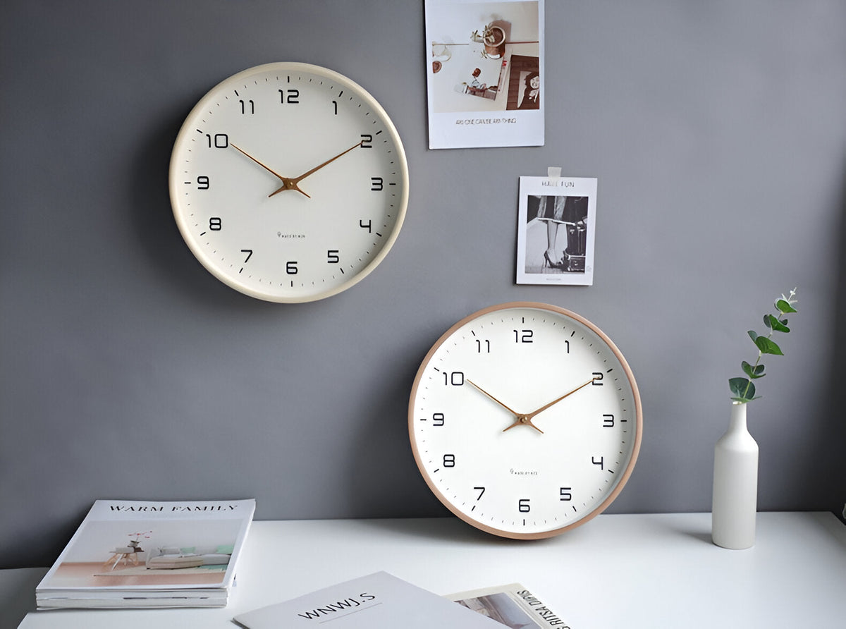 Nordic Wanduhr mit Holzrahmen
