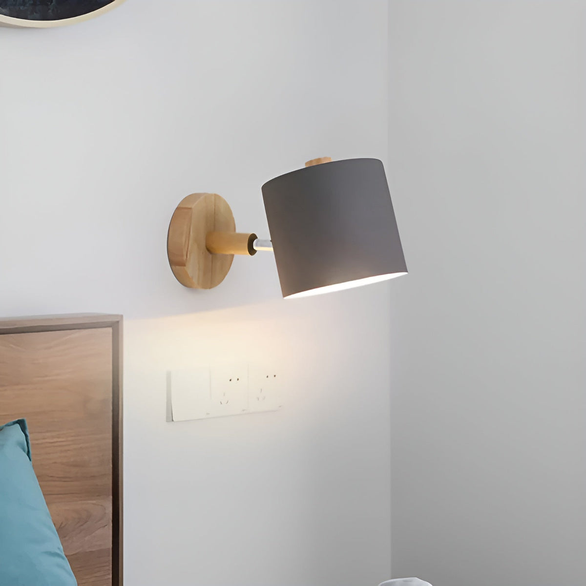 NordicGlow Verstellbare Wandleuchte
