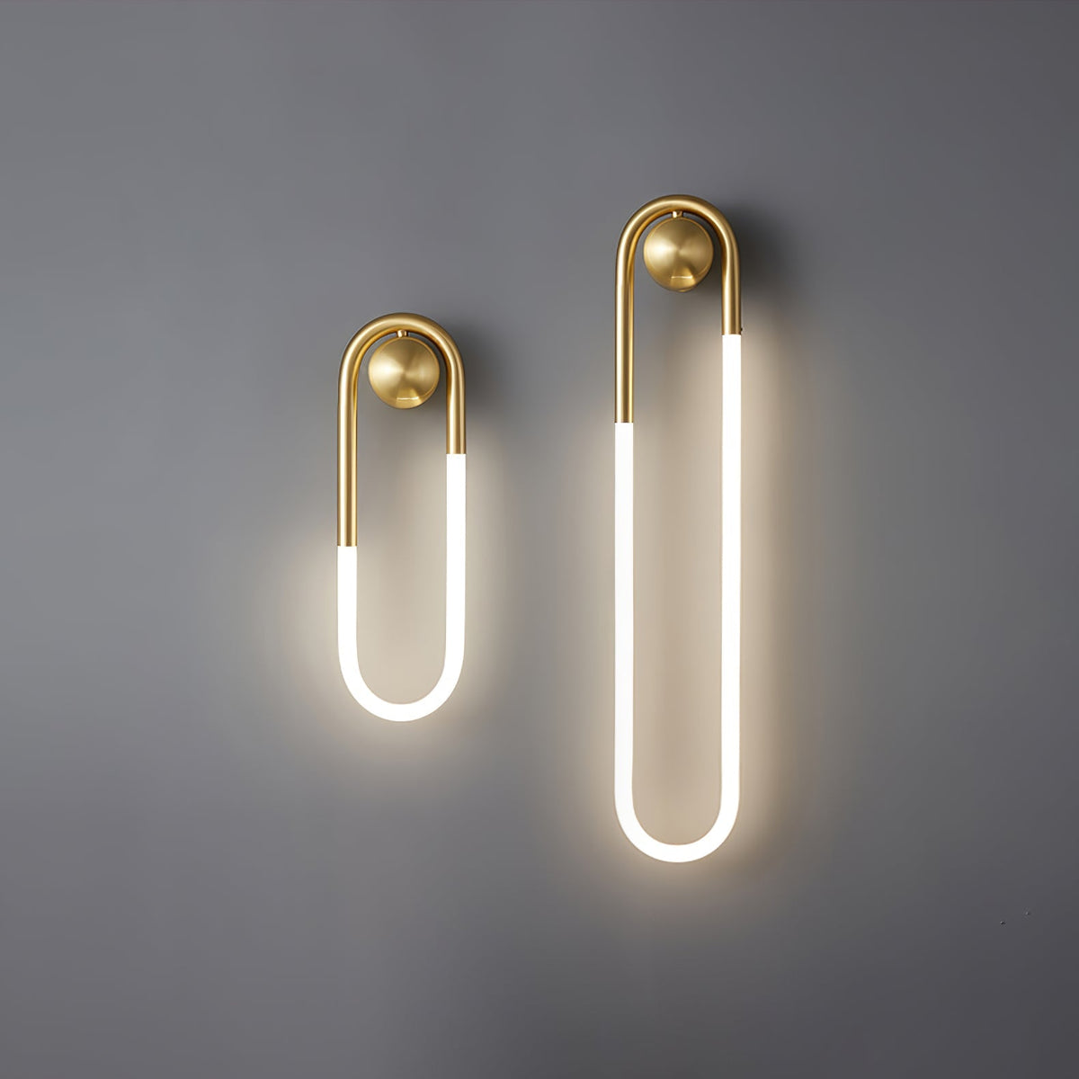Loop LED-Wandleuchte in Messing oder Schwarz