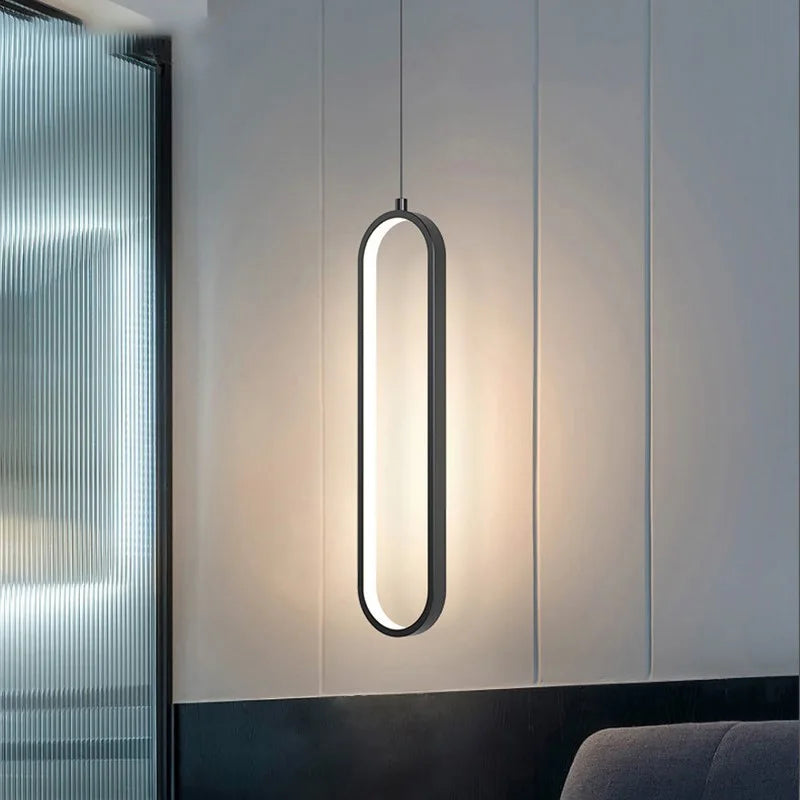 Ovale LED-Pendelleuchte in Gold oder Schwarz