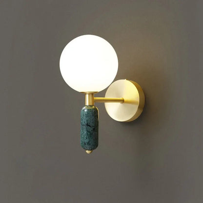 Marmor-Wandleuchte mit Glaskugel