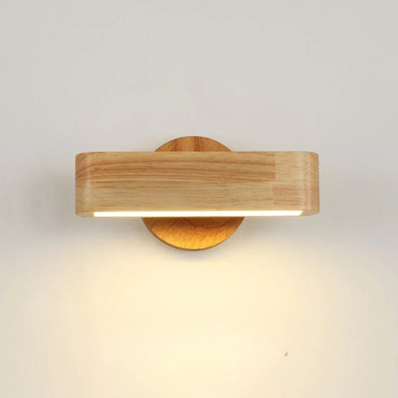 Drehbare Wandleuchte aus Holz
