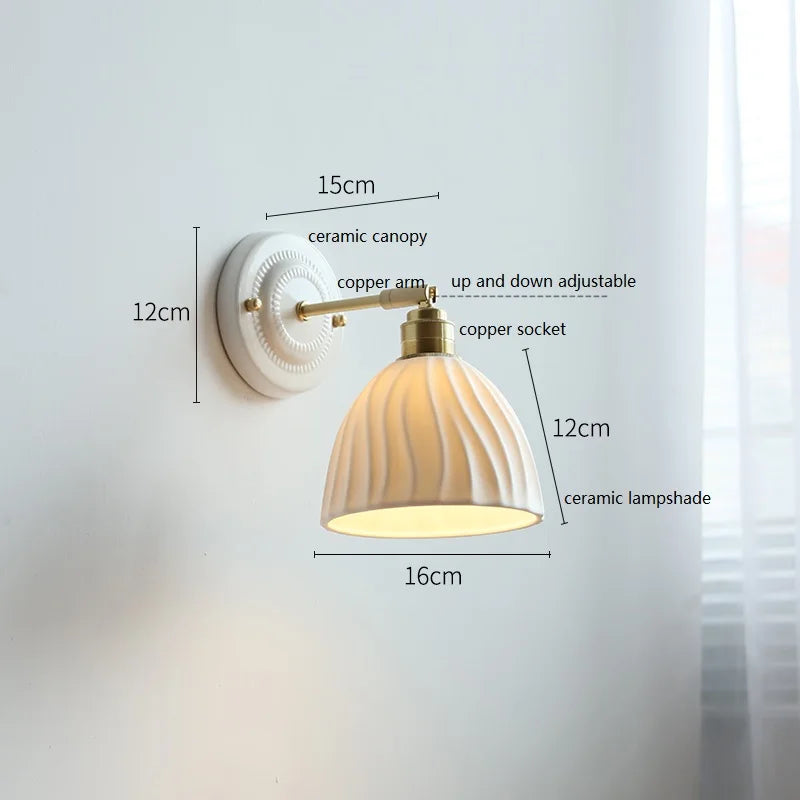 Keramik-Wandleuchte in Creme