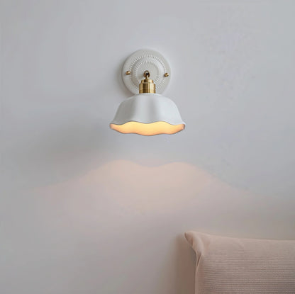 Keramik-Wandleuchte in Creme