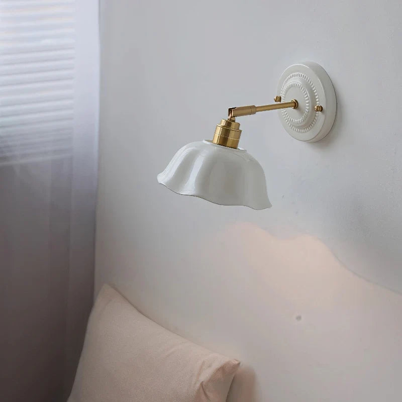 Keramik-Wandleuchte in Creme