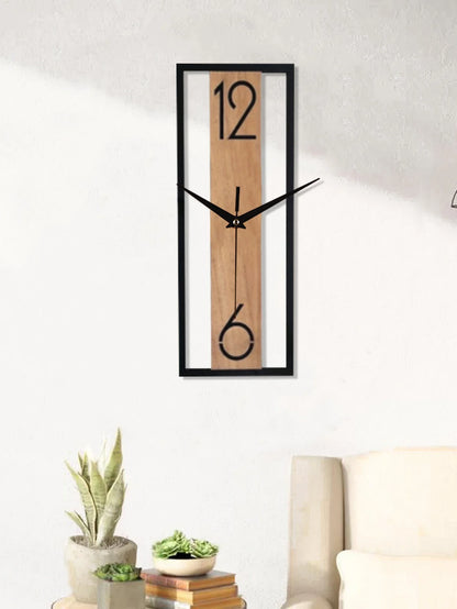 Rechteckige Wanduhr in Holzoptik