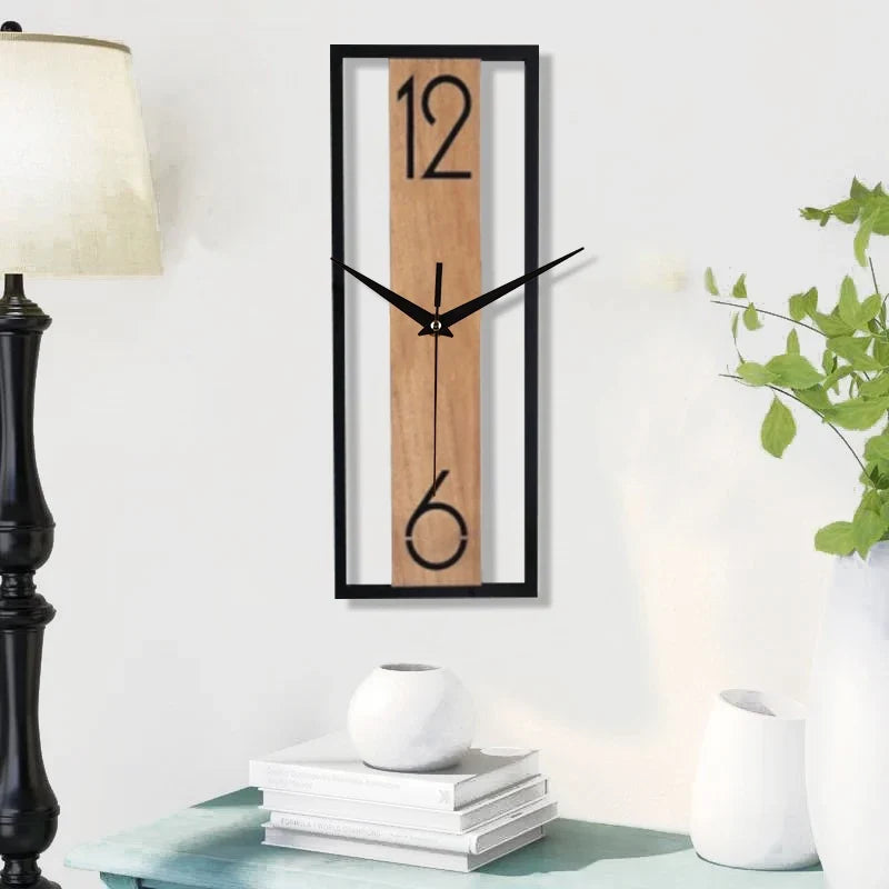 Rechteckige Wanduhr in Holzoptik