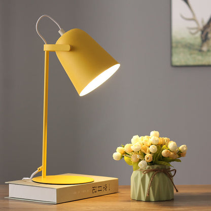 Nordic LED-Schreibtischlampe
