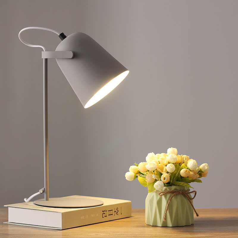 Nordic LED-Schreibtischlampe