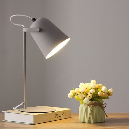 Nordic LED-Schreibtischlampe