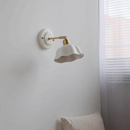 Keramik-Wandleuchte in Creme