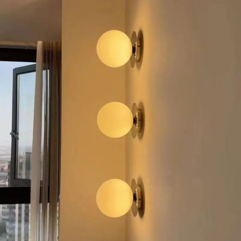 Nordic Globe Glas-Wandleuchte
