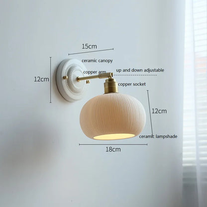 Keramik-Wandleuchte in Creme