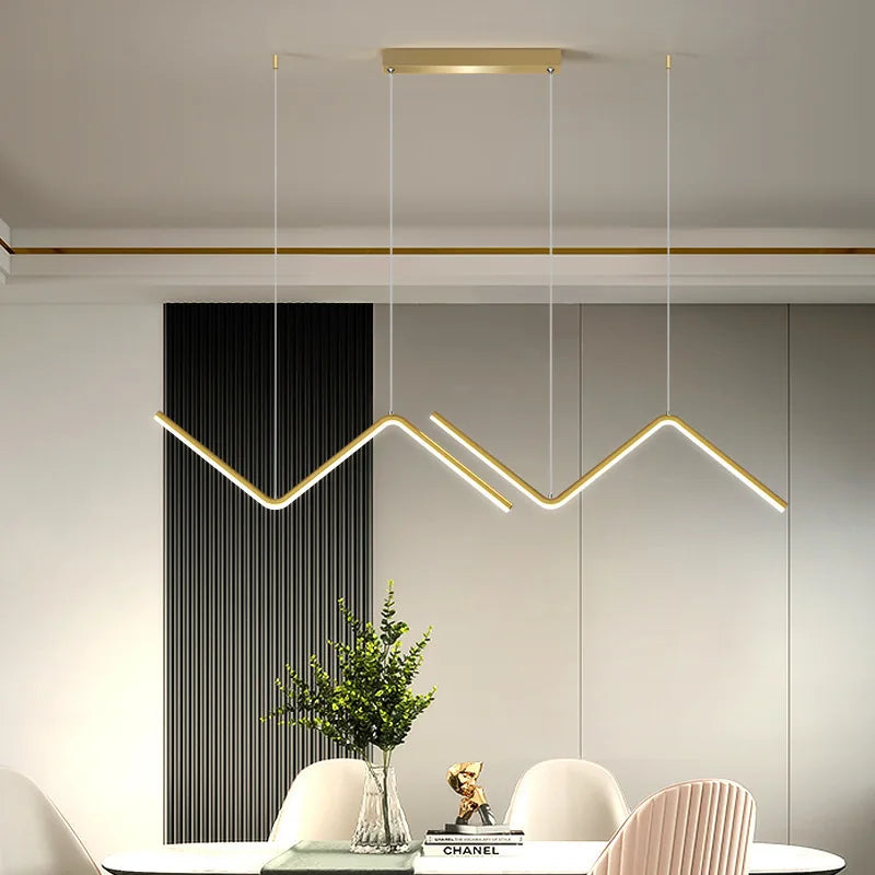 Aluminium-Pendelleuchte fürs Esszimmer