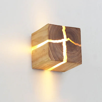 WoodAura Wandleuchte aus Holz und Harz