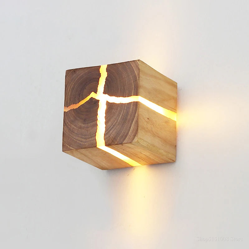 WoodAura Wandleuchte aus Holz und Harz