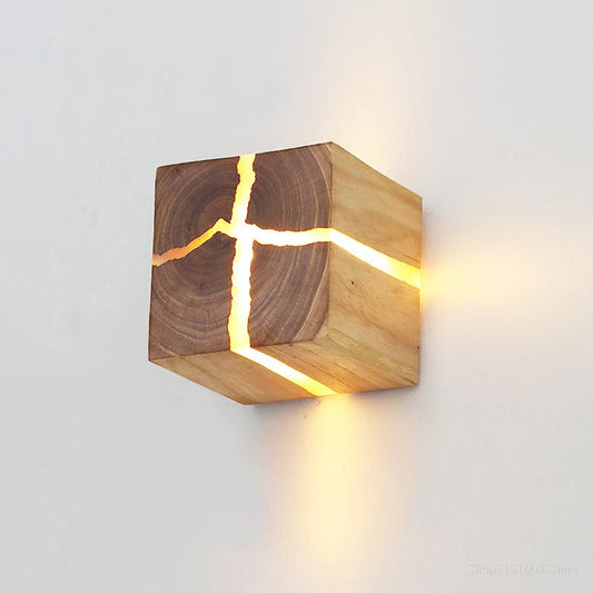 WoodAura Wandleuchte aus Holz und Harz