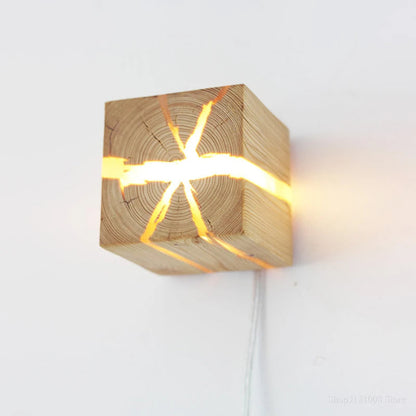 WoodAura Wandleuchte aus Holz und Harz