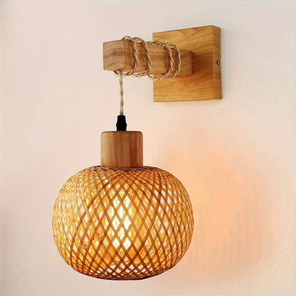 Rustikale Holz-Rattan-Wandleuchte