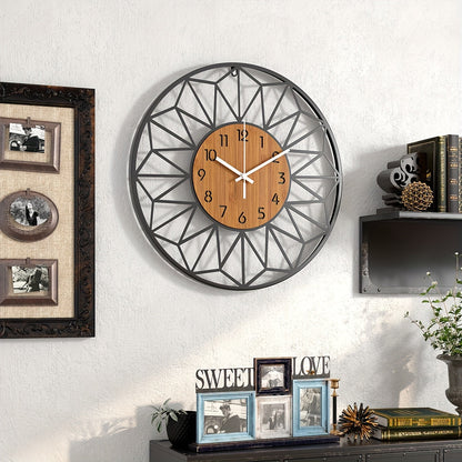 Metall-Wanduhr mit Holzmitte