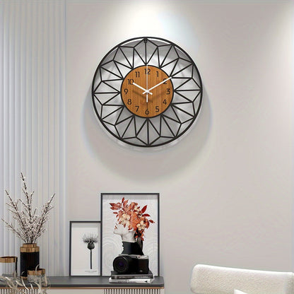 Metall-Wanduhr mit Holzmitte