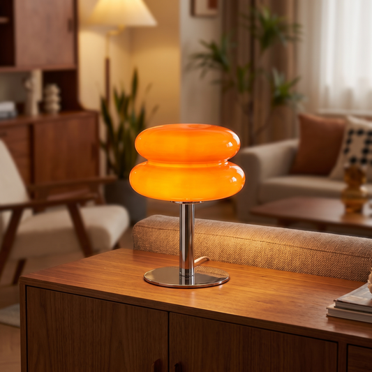 Italienische Designer-Glas-Tischlampe auf dem Sideboard im Wohnzimmer