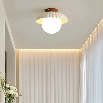 Eisen-Deckenleuchte mit Glaskugel