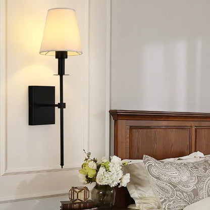 Nordic Elegance Wandleuchte mit Stoffschirm
