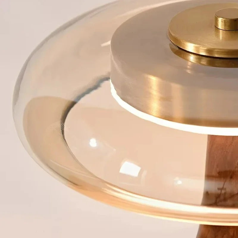 Andi Glas-Tischlampe mit Messing & Holz