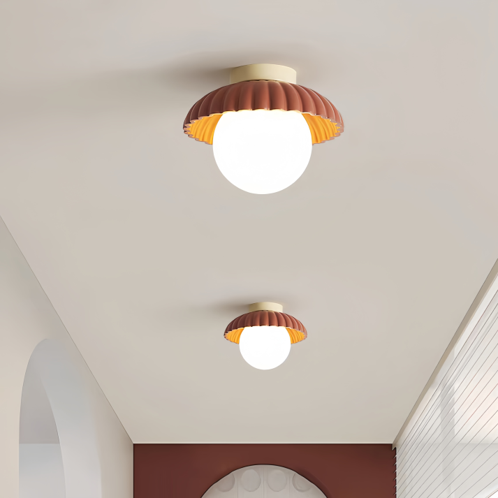 Eisen-Deckenleuchte mit Glaskugel